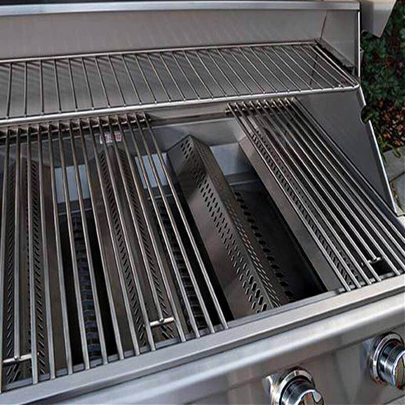 Bull Steer 24 Inch 3 Burner Stainless Steel Freestanding Grill.