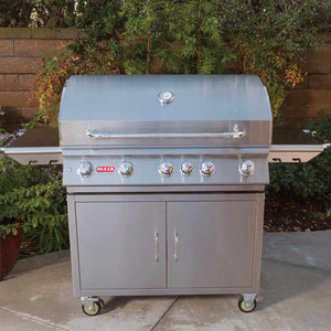 Bull Brahma 38 Inch 5 Burner Freestanding Gas Grill.