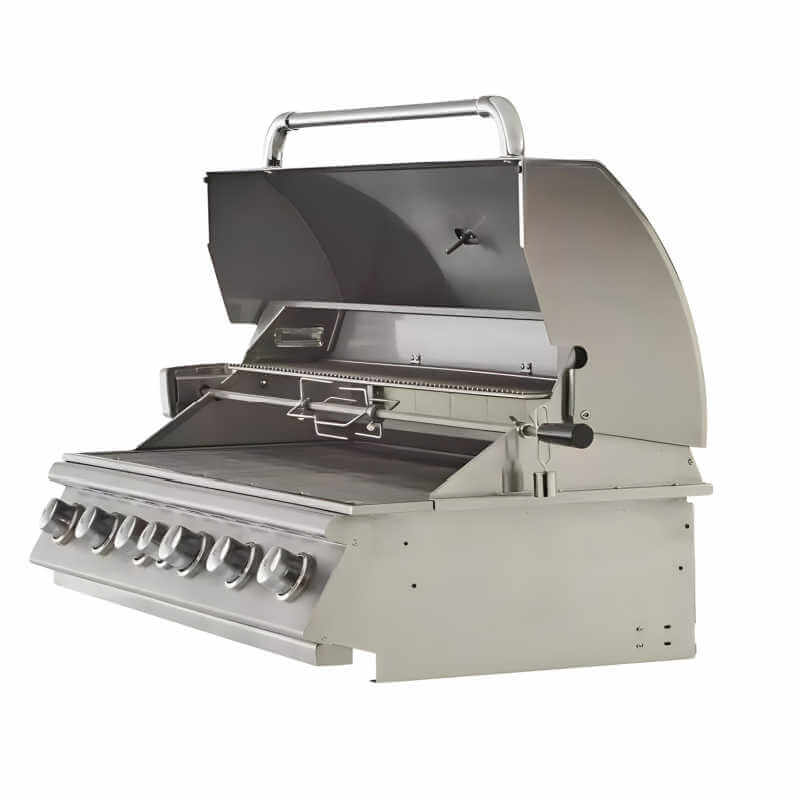 Bull Diablo 46 Inch 6-Burner Built-In Gas Grill.