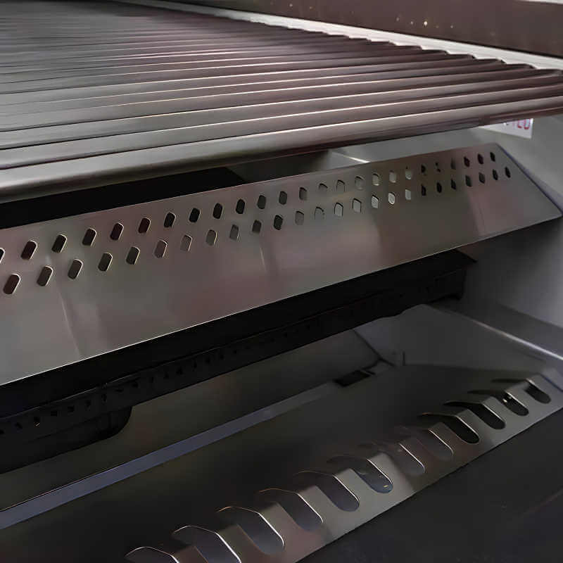 Bull Diablo 46 Inch 6-Burner Built-In Gas Grill.