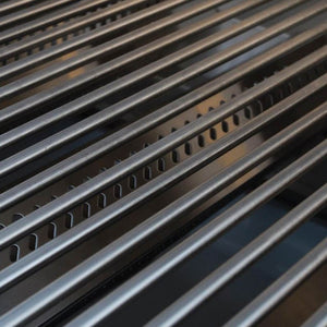 Bull Brahma 38 Inch 5 Burner Built-In Gas Grill.