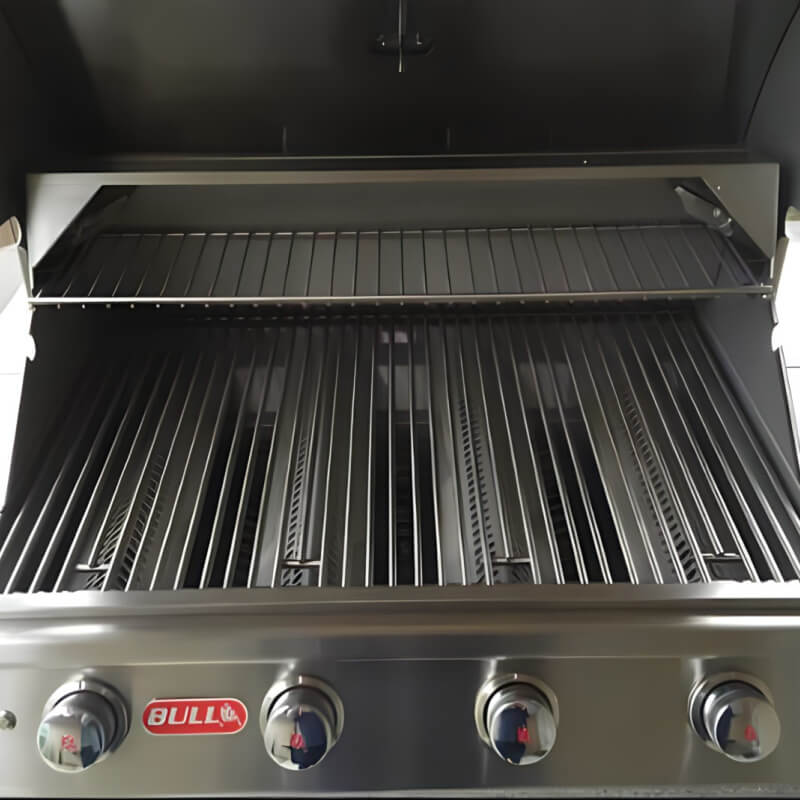 Bull Lonestar Select 30 Inch 4 Burner Built In Gas Grill.