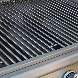 Bull Lonestar Select 30 Inch 4 Burner Built In Gas Grill.
