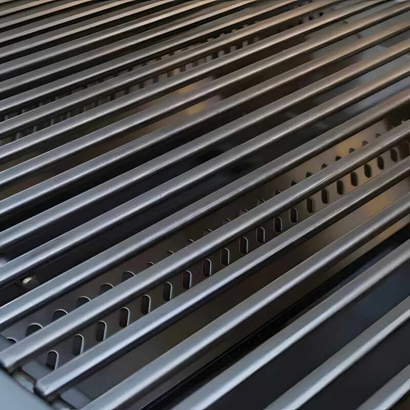 Bull Outlaw 30-Inch 4-Burner Built-In Gas Grill.