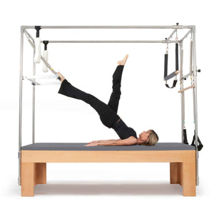 Elina Pilates® Cadillac.