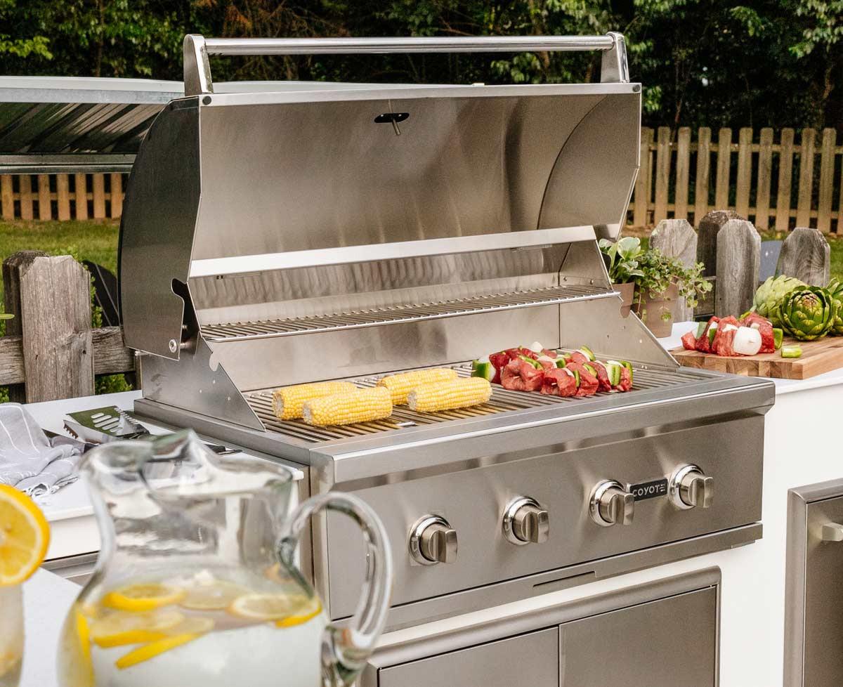 Coyote C-Series 36 Inch Built In Gas Grill - C2C36 LP/NG.
