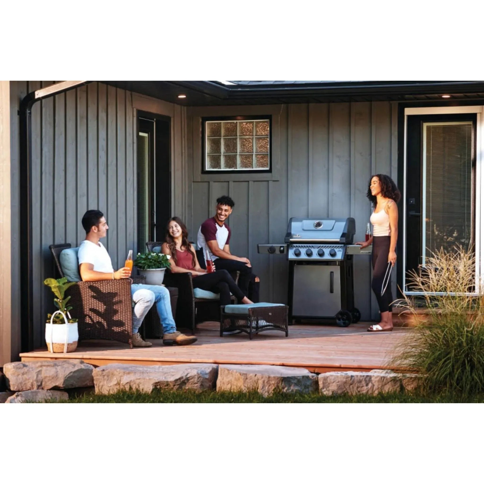 Napoleon F425DSBPGT-ECP Freestyle 425 SB with Range Side Burner.
