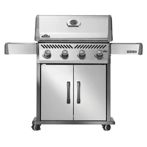 Napoleon Rogue 525 Freestanding Gas Grill.