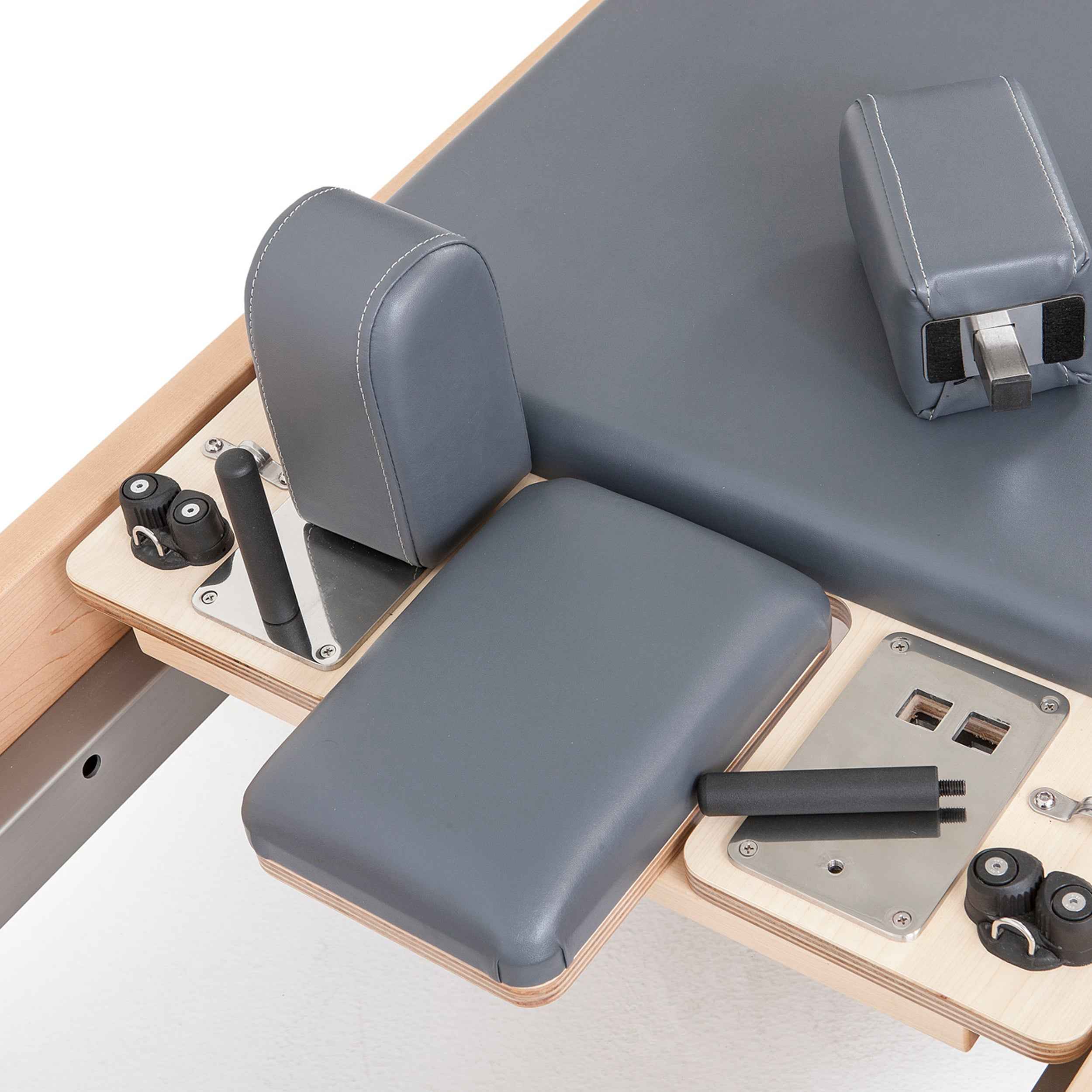 Elina Pilates® Elite Reformer With Tower.