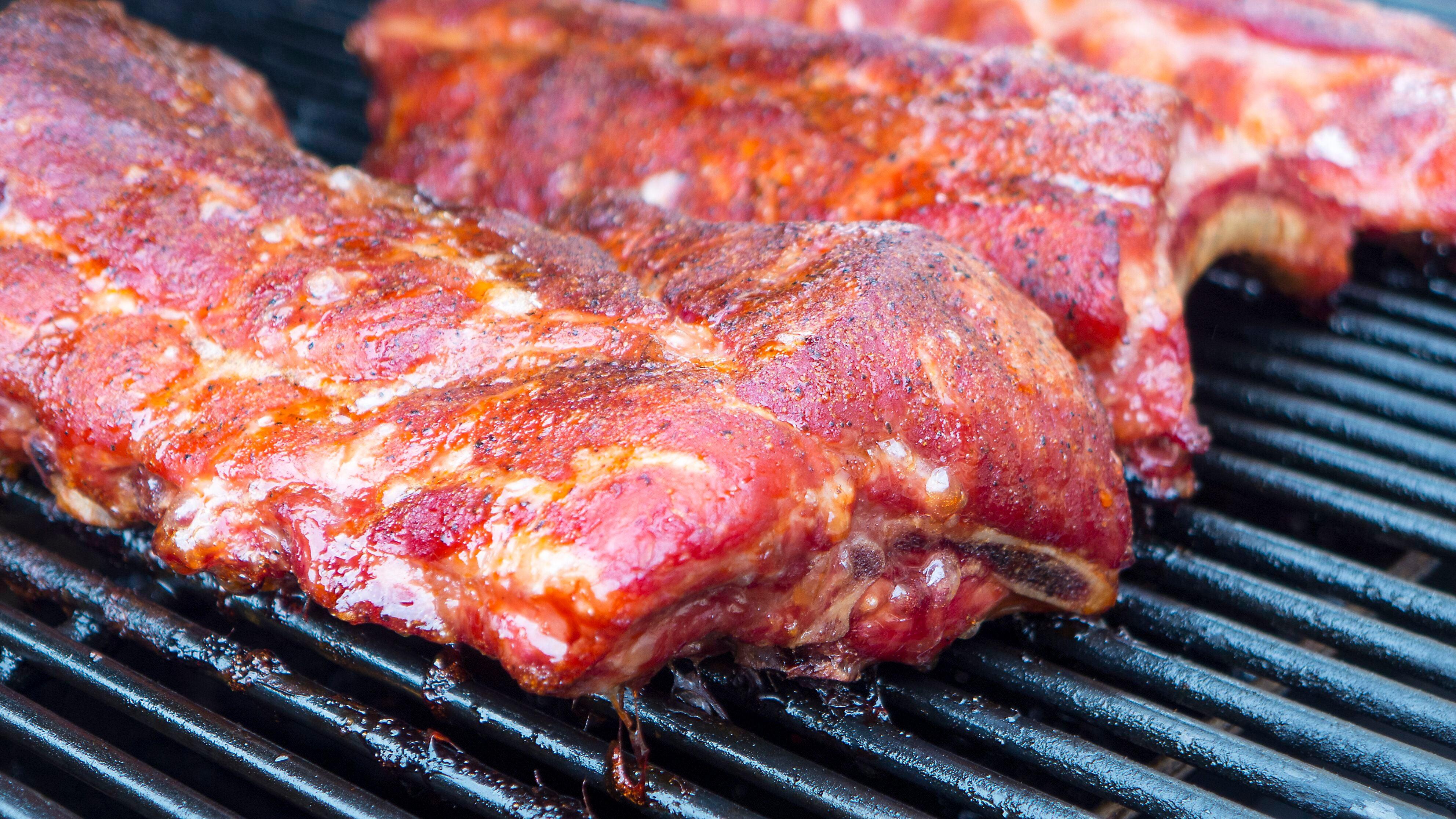 Primo Large Round Ceramic Kamado Grill.