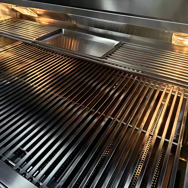 TrueFlame 32 Inch 4 Burner Freestanding Gas Grill.
