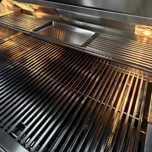 TrueFlame 32 Inch 4 Burner Built-In Gas Grill.