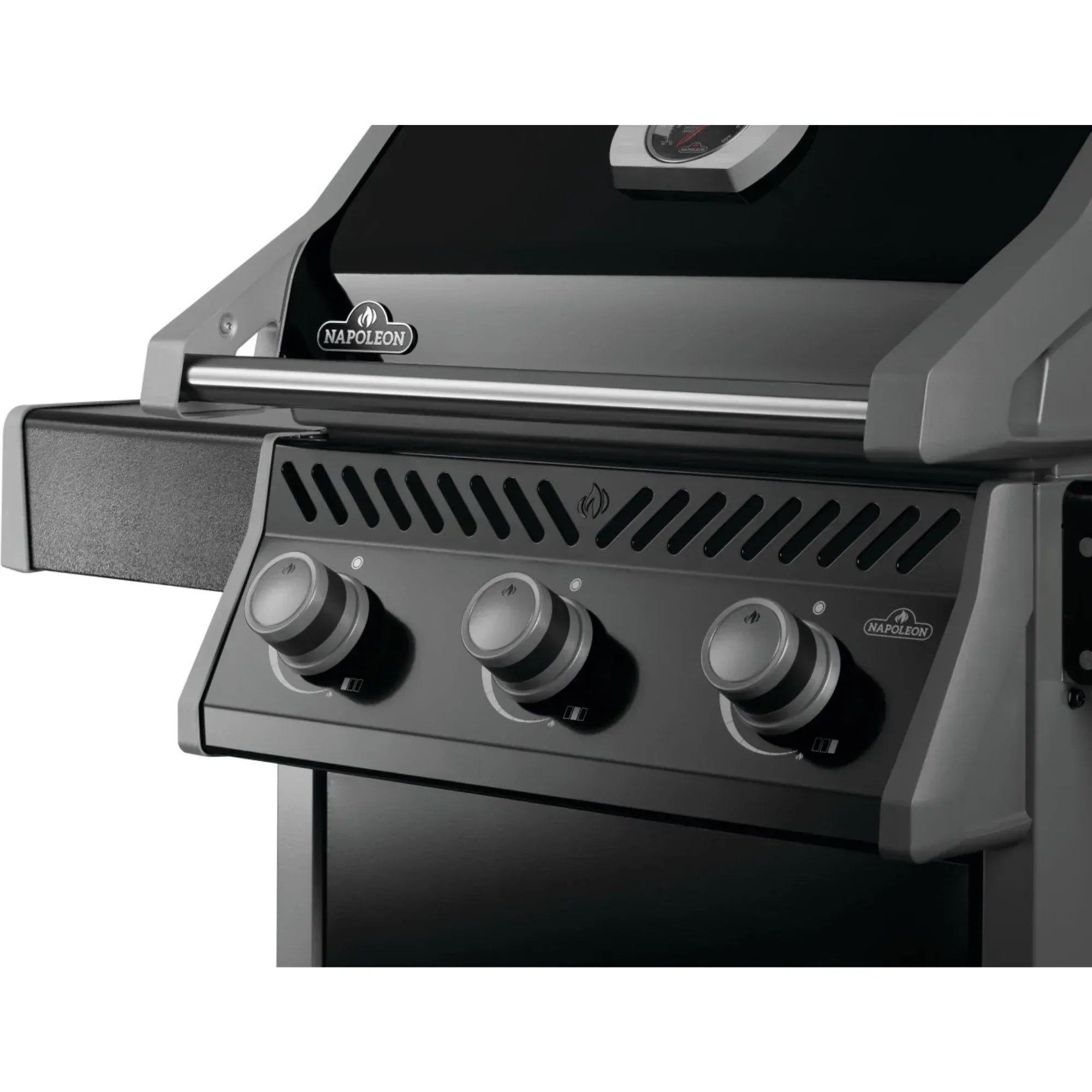 Napoleon Rogue 425 Freestanding Gas Grill w/ Stainless Steel Grids.