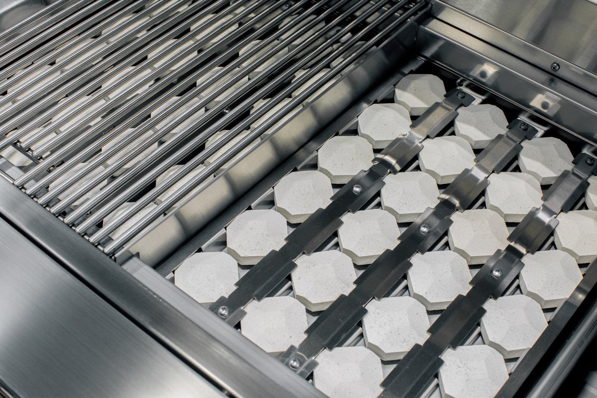 American Made Grills Alturi 30" Built-in Grill.