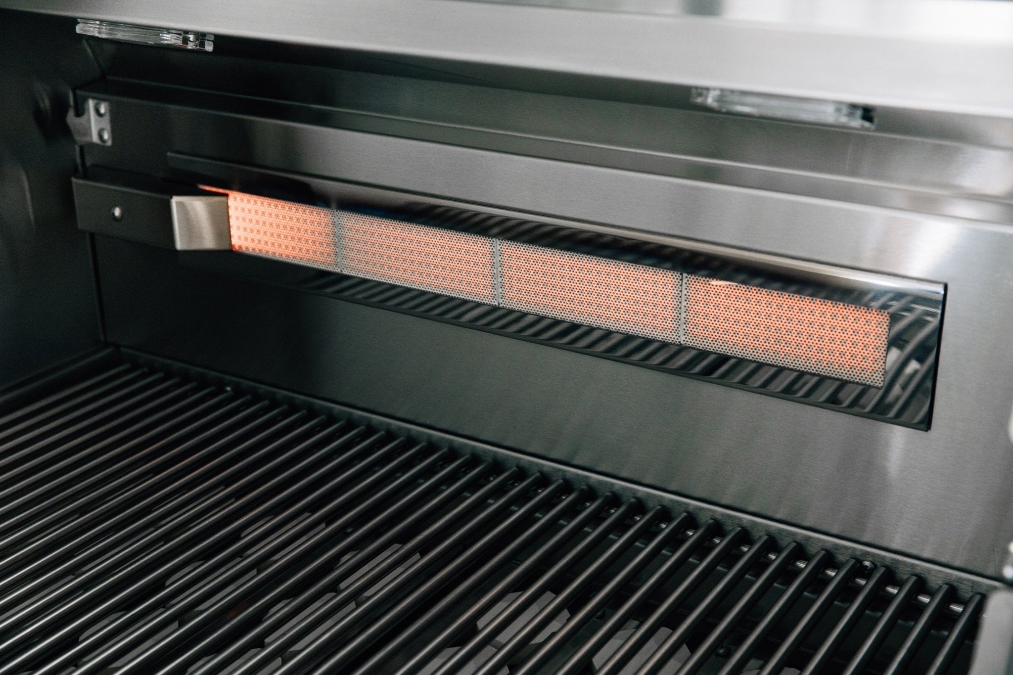 American Made Grills Alturi 42" Built-in Grill.