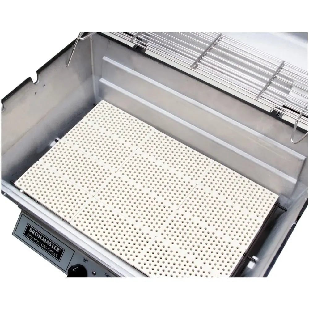 Broilmaster P3SX Super Premium Gas Grill with Smoker Shutter & Griddle.
