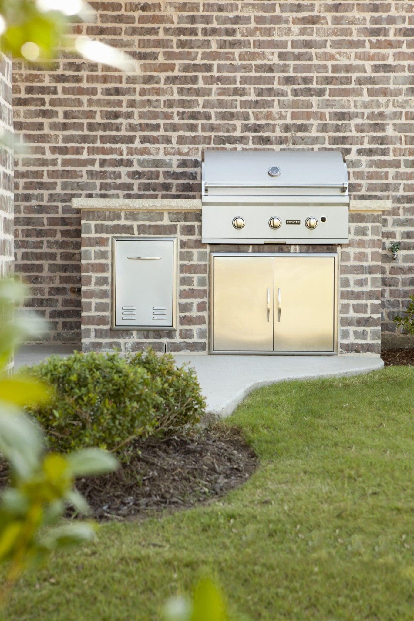 Coyote C-Series 34 Inch Built in Gas Grill - C2C34 LP/NG.