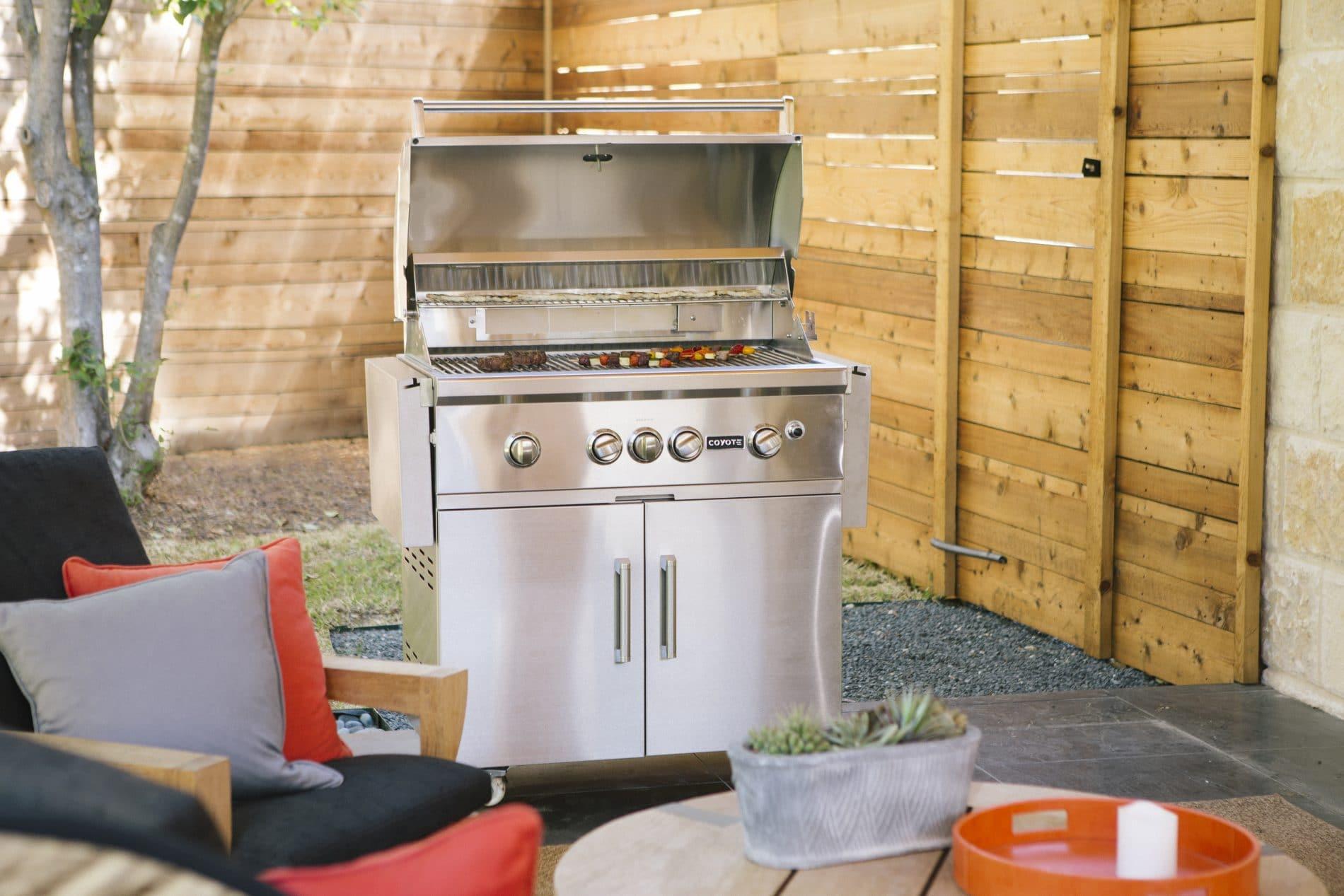Coyote  S-Series  36-Inch Built-In Gas Grill - C2SL36 LP/NG.