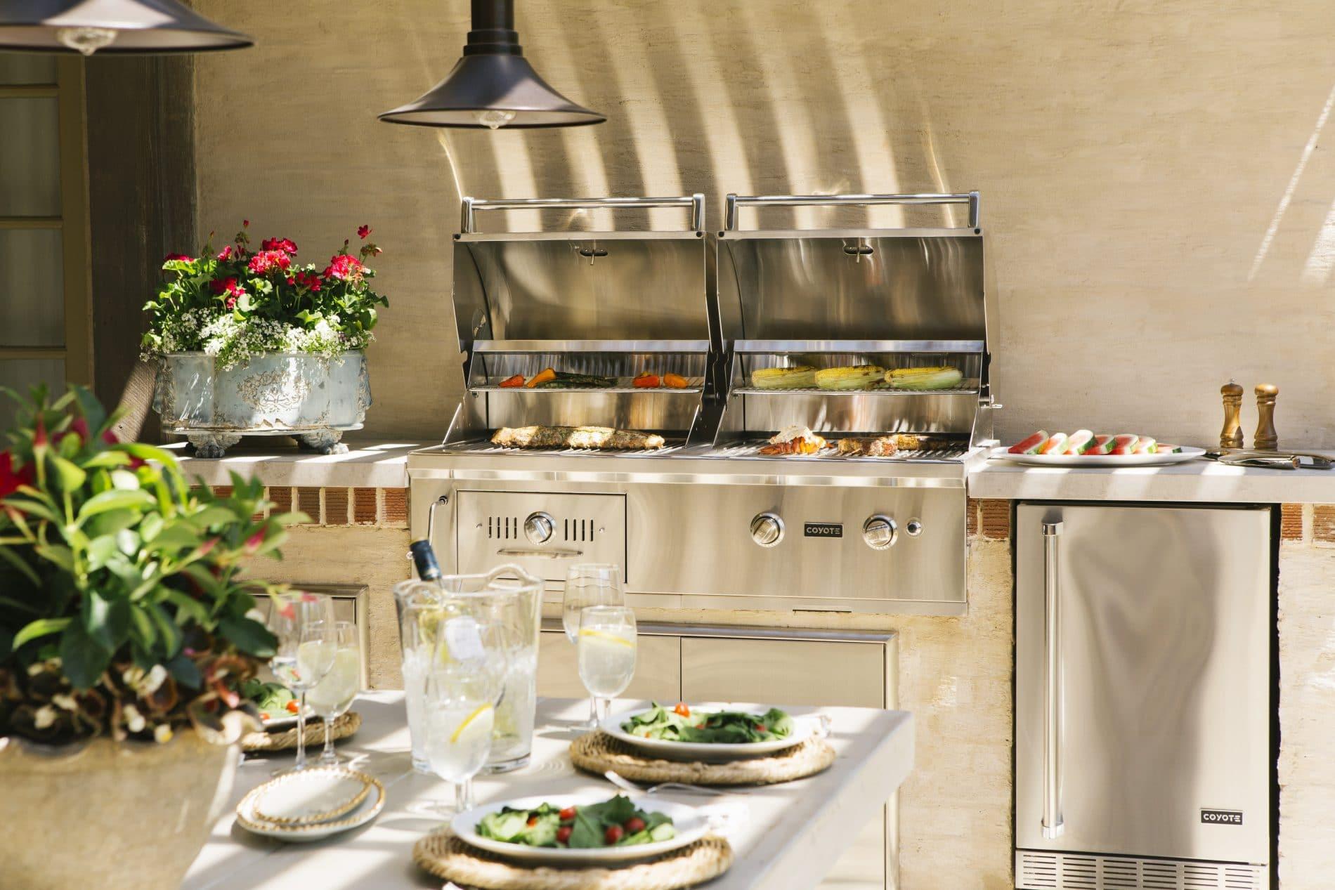 Coyote 50 Inch Hybrid Built-In Grill - C1HY50 LP/NG.