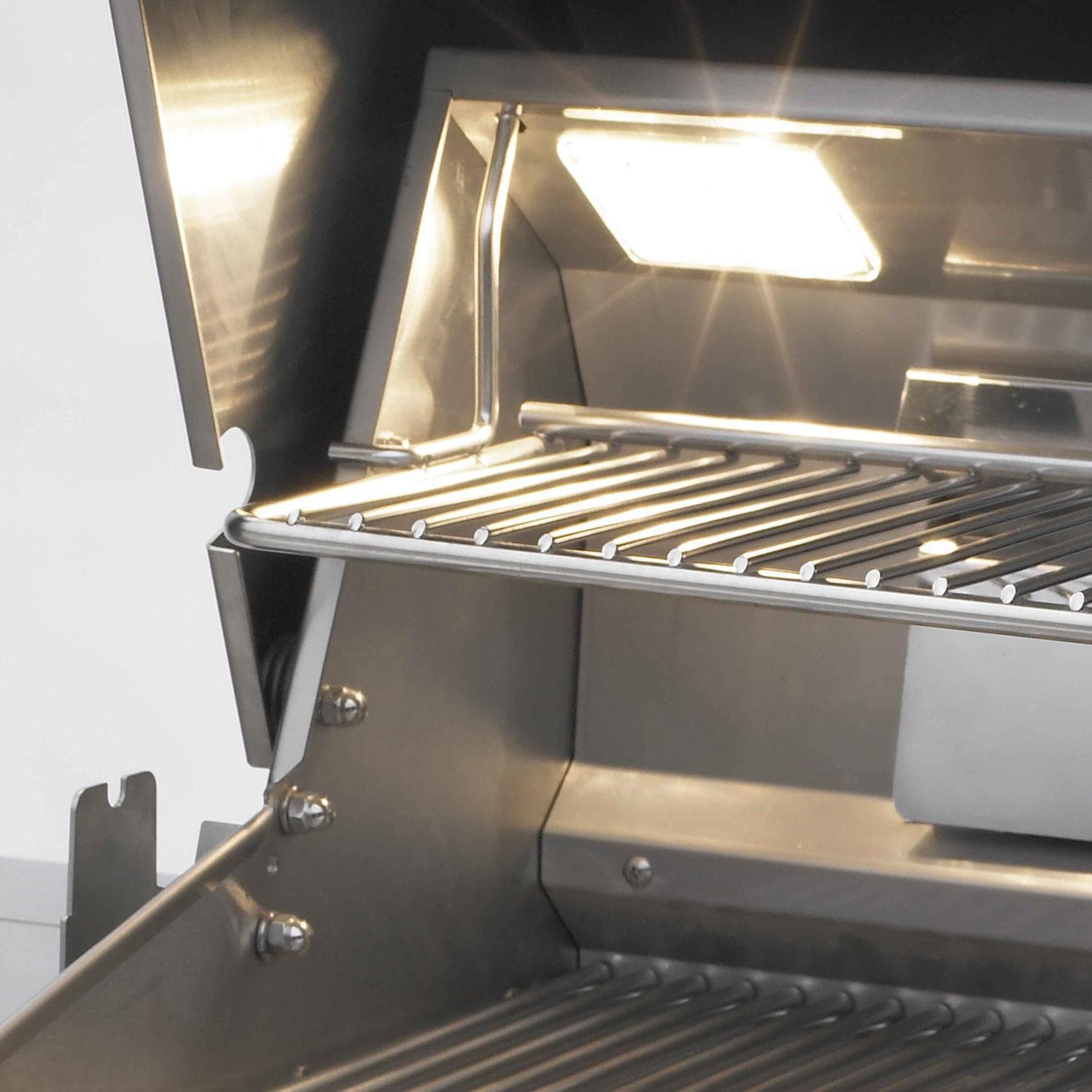 Fire Magic 30-Inch Aurora Built-In Propane Gas Grill with Analog Thermometer in Stainless Steel (A540I-7EAP).