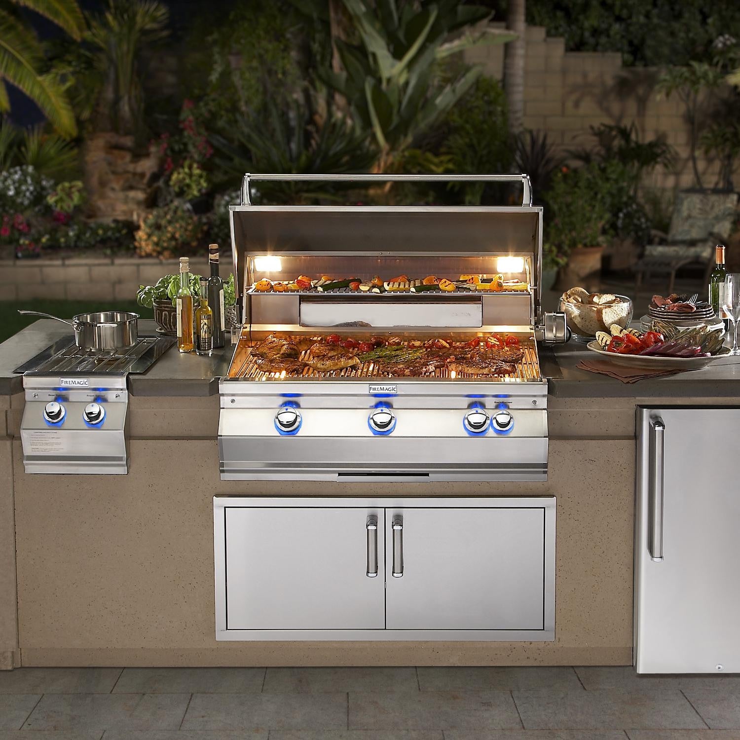 Fire Magic 30-Inch Built-In Propane Gas Grill with Rotisserie And Analog Thermometer in Stainless Steel (A540I-8EAP).