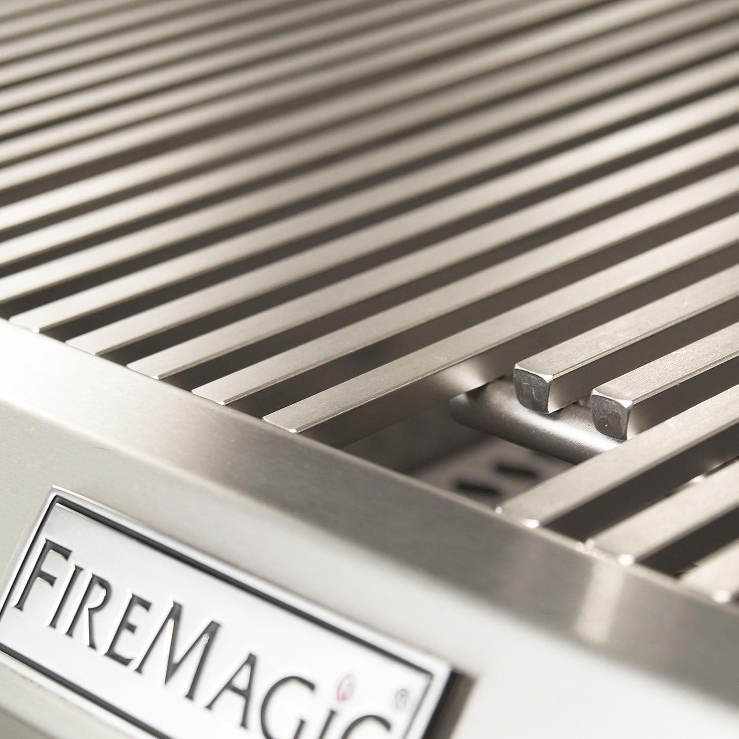 Fire Magic 36-Inch Aurora Built-In Natural Gas Grill with One Infrared Burner, Magic View Window & Analog Thermometer (A790I-7LAN-W).