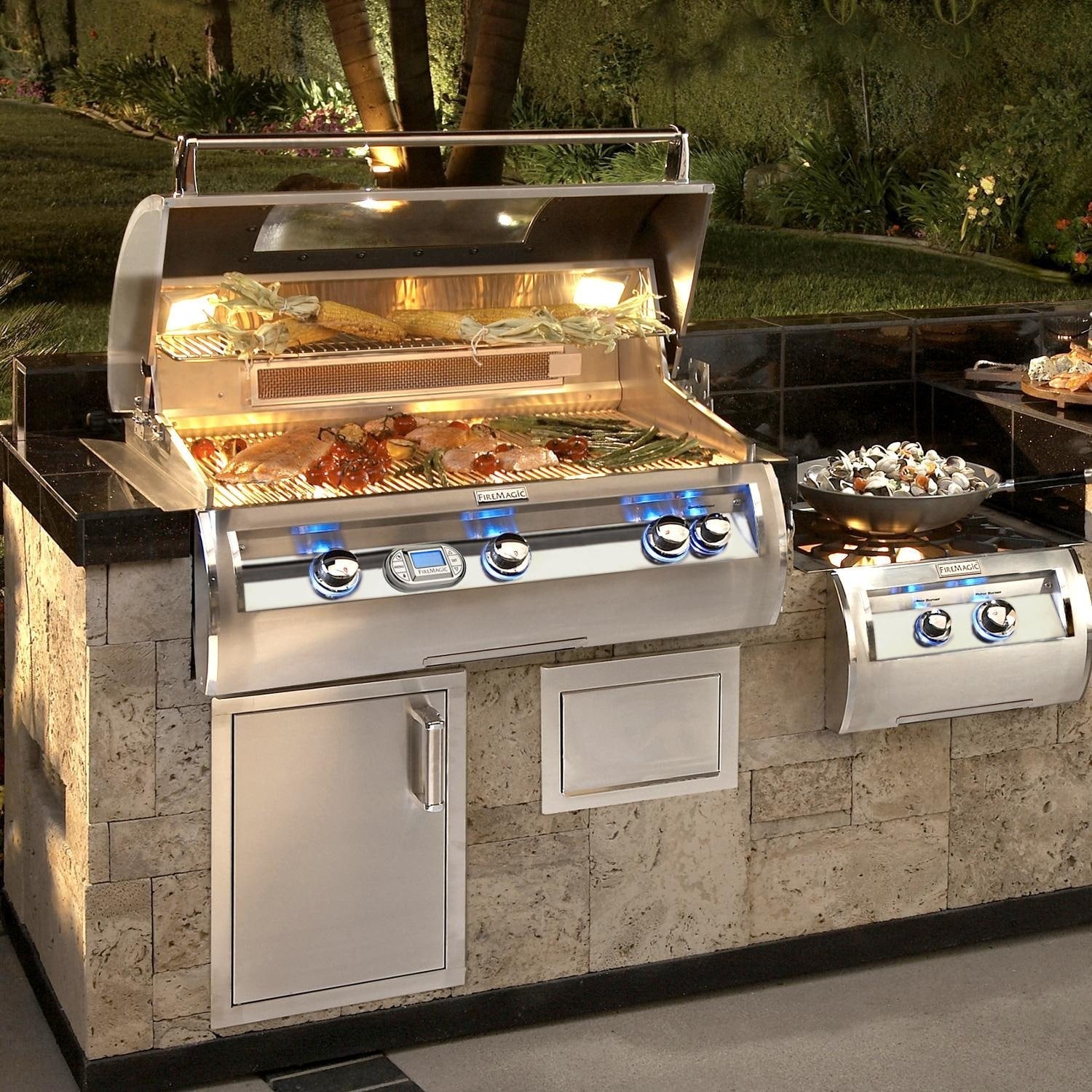 Fire Magic Echelon Diamond E790I 36-Inch Built-In Natural Gas Grill with One Infrared Burner, Magic View Window, Rotisserie, & Digital Thermometer (E790I-8L1N-W).